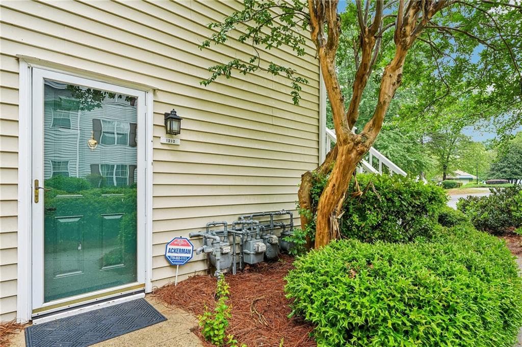 1 bedroom, 1 bathroom, 936 sq ft condominium for sale at 1212 Glenleaf Drive, Peachtree Corners, GA 30092 — photo 3