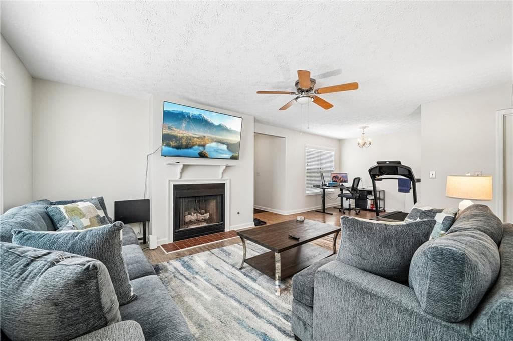 1 bedroom, 1 bathroom, 936 sq ft condominium for sale at 1212 Glenleaf Drive, Peachtree Corners, GA 30092 — photo 5