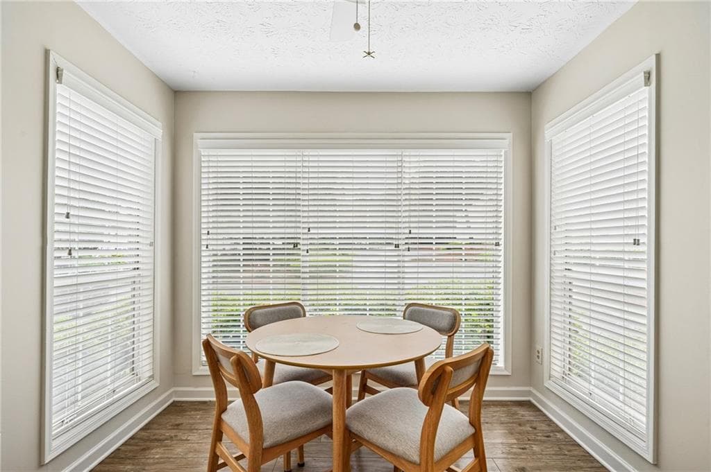 1 bedroom, 1 bathroom, 936 sq ft condominium for sale at 1212 Glenleaf Drive, Peachtree Corners, GA 30092 — photo 7