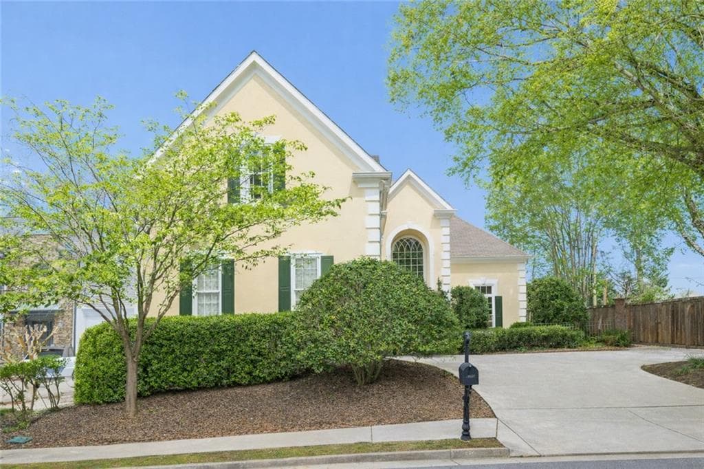 1058 Oakpointe Place, Dunwoody, GA 30338 — most recent listing photo