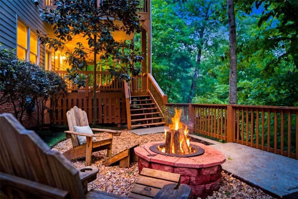 6 bedroom, 8 bathroom, 7,059 sq ft single family residence for sale at 4545 Bastion Drive, Roswell, GA 30075 — photo 3