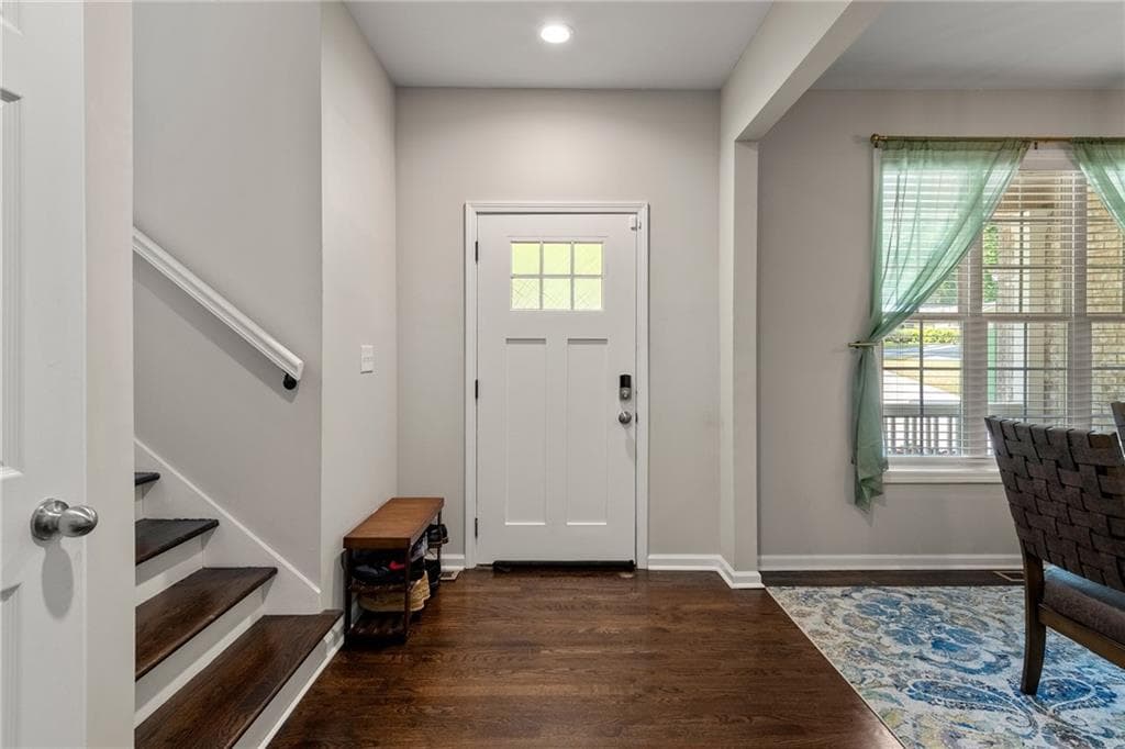 5 bedroom, 4 bathroom, 3,012 sq ft single family residence for sale at 502 Waterford Road, Atlanta, GA 30318 — photo 3