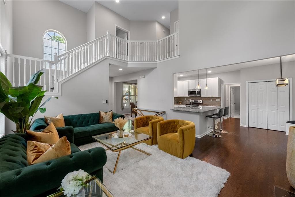 5 bedroom, 4 bathroom, 3,012 sq ft single family residence for sale at 502 Waterford Road, Atlanta, GA 30318 — photo 4