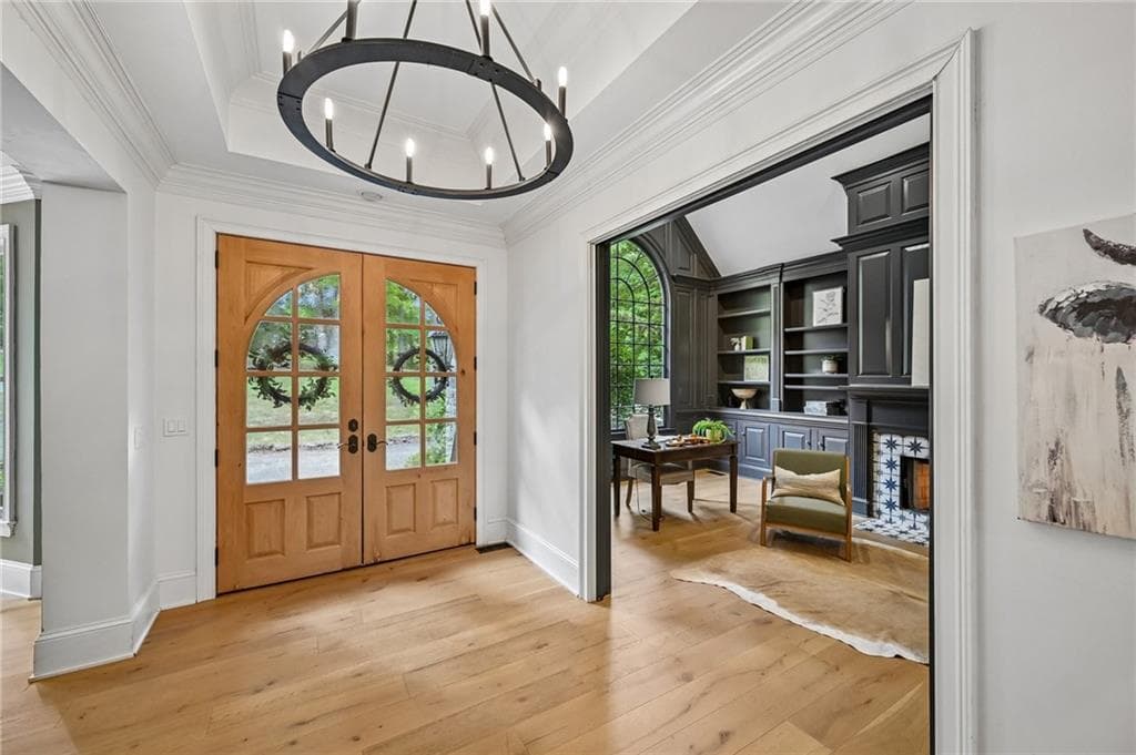 7 bedroom, 5 bathroom, 7,250 sq ft single family residence under contract at 305 Broadmeadow Cove, Roswell, GA 30075 — photo 6