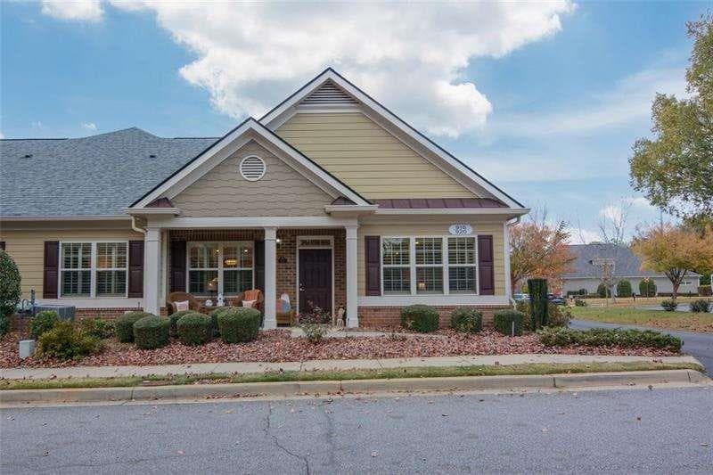 3 bedroom, 3 bathroom condominium sold at 910 BROOK KNOLL Lane, Cumming, GA 30041