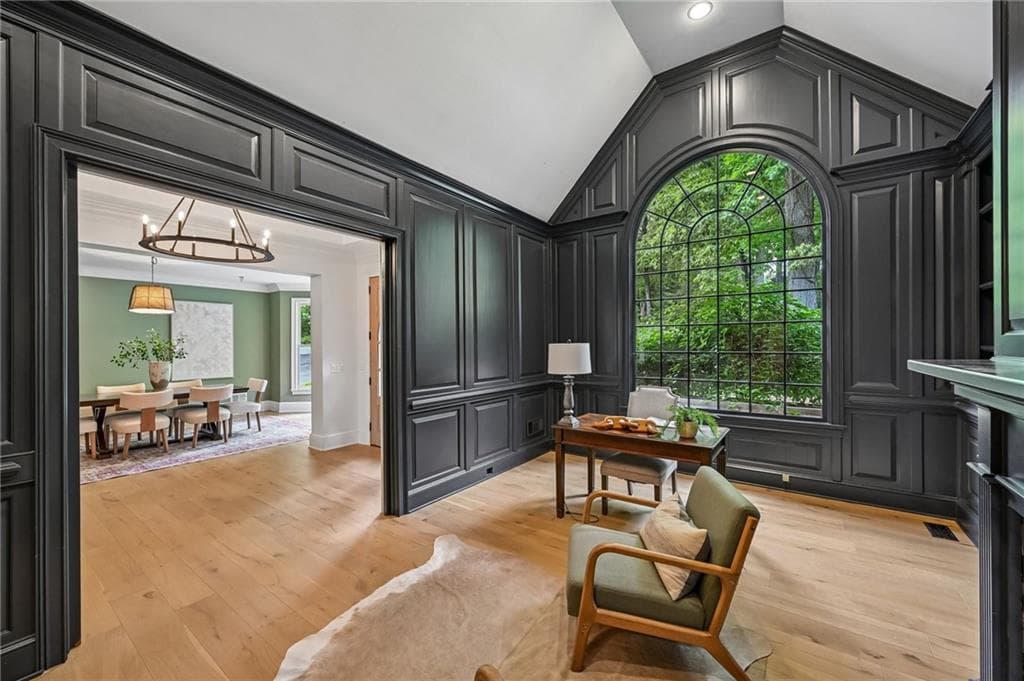 7 bedroom, 5 bathroom, 7,250 sq ft single family residence under contract at 305 Broadmeadow Cove, Roswell, GA 30075 — photo 9