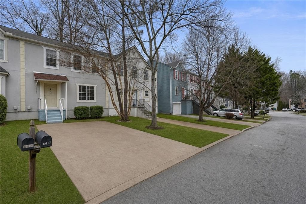 2 bedroom, 3 bathroom, 1,408 sq ft townhouse sold at 6617 Meadow Green, Peachtree Corners, GA 30092