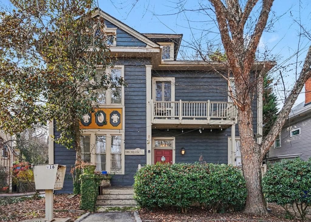 2 bedroom, 2 bathroom, 1,142 sq ft condominium sold at 916 Myrtle Street 1, Atlanta, GA 30309