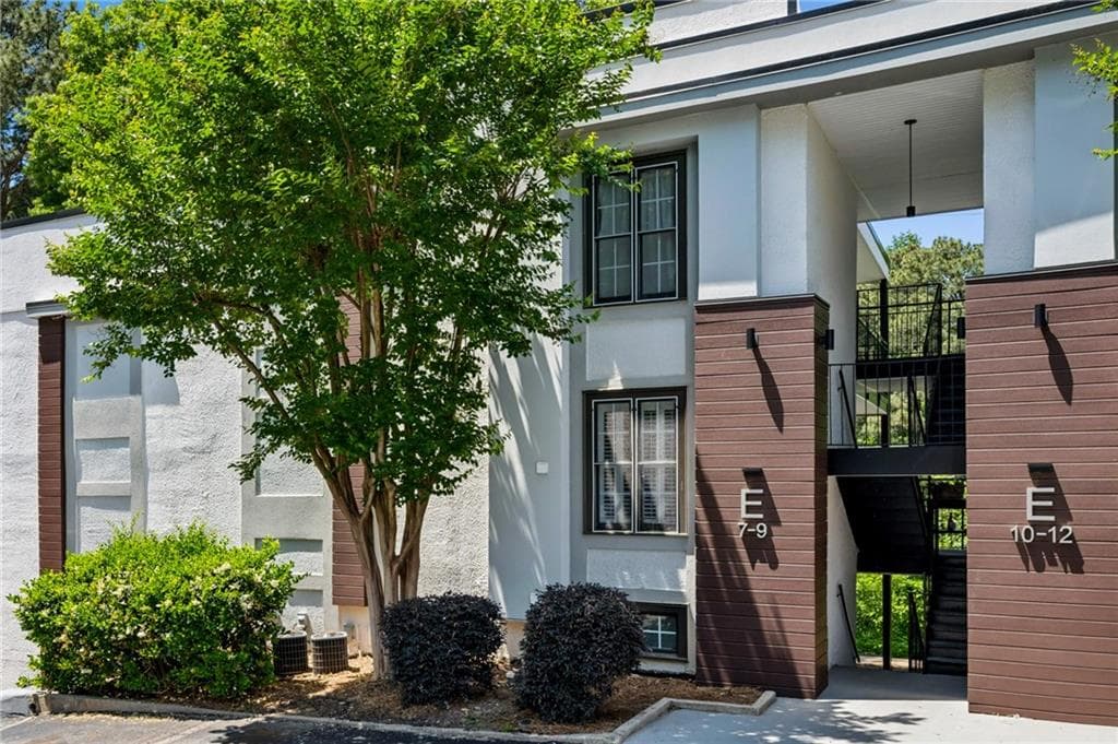 1 bedroom, 1 bathroom, 720 sq ft condominium for sale at 1445 Monroe Drive E-9, Atlanta, GA 30324 — photo 5