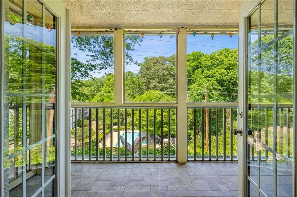 1 bedroom, 1 bathroom, 720 sq ft condominium for sale at 1445 Monroe Drive E-9, Atlanta, GA 30324 — photo 2