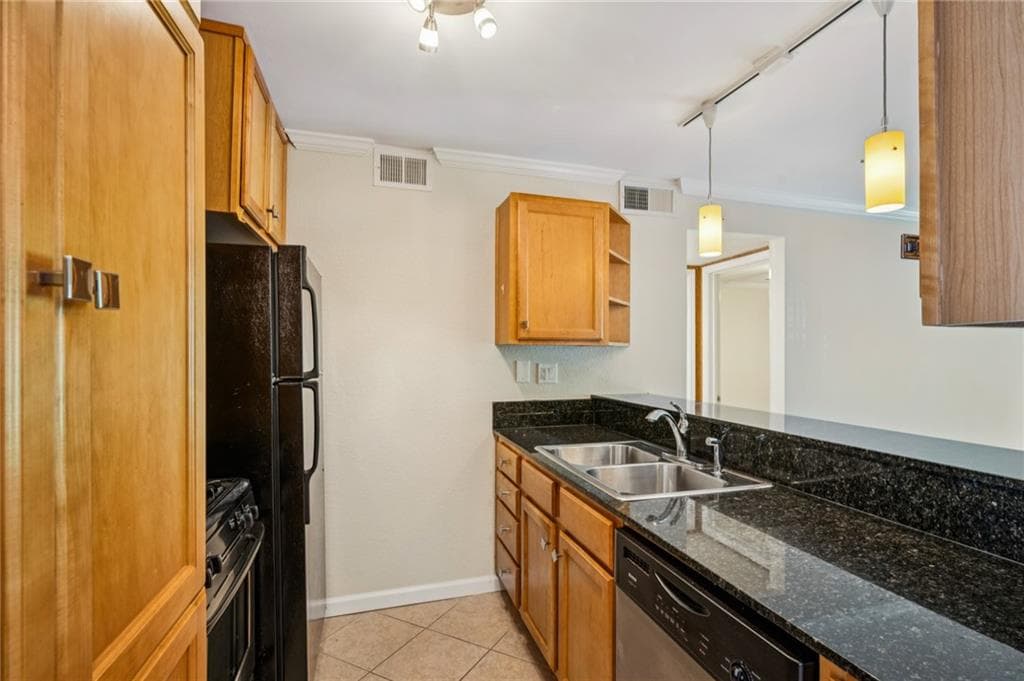 1 bedroom, 1 bathroom, 720 sq ft condominium for sale at 1445 Monroe Drive E-9, Atlanta, GA 30324 — photo 10
