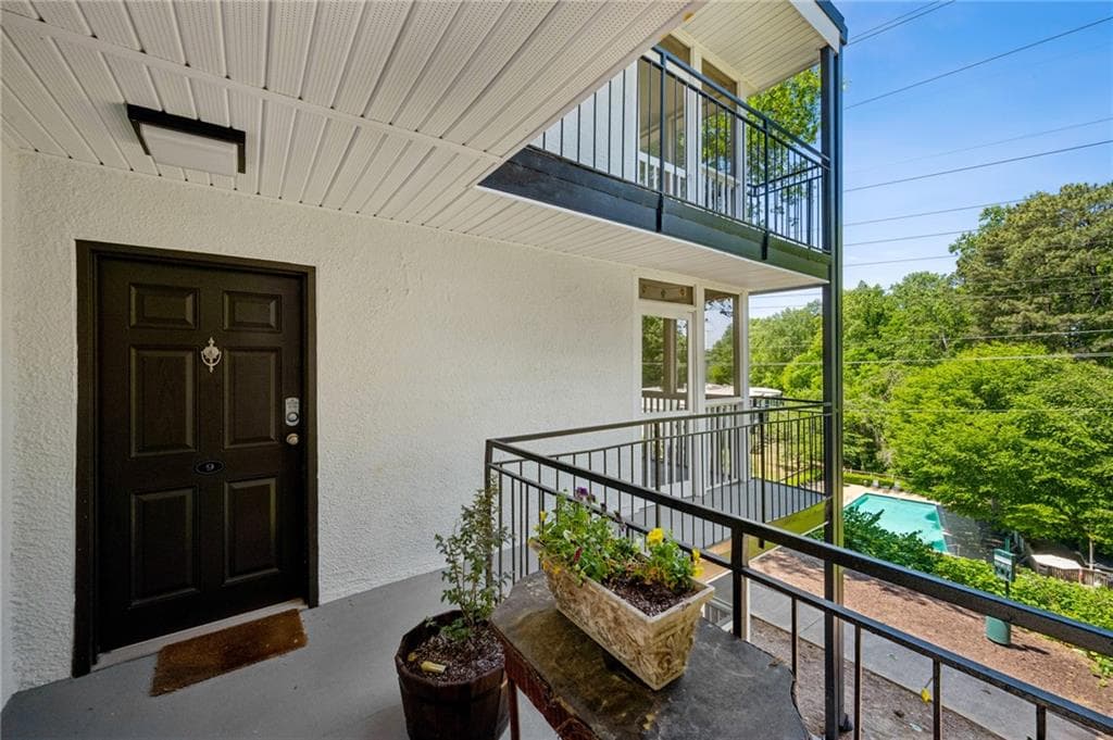 1 bedroom, 1 bathroom, 720 sq ft condominium for sale at 1445 Monroe Drive E-9, Atlanta, GA 30324 — photo 8