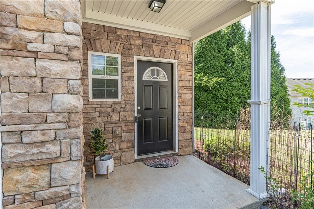 3 bedroom, 3 bathroom, 1,740 sq ft townhouse for sale at 4834 Zephyr Cove Place, Flowery Branch, GA 30542 — photo 8