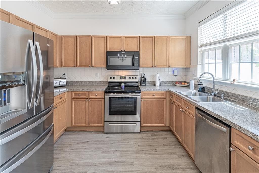 3 bedroom, 3 bathroom, 1,740 sq ft townhouse for sale at 4834 Zephyr Cove Place, Flowery Branch, GA 30542 — photo 6