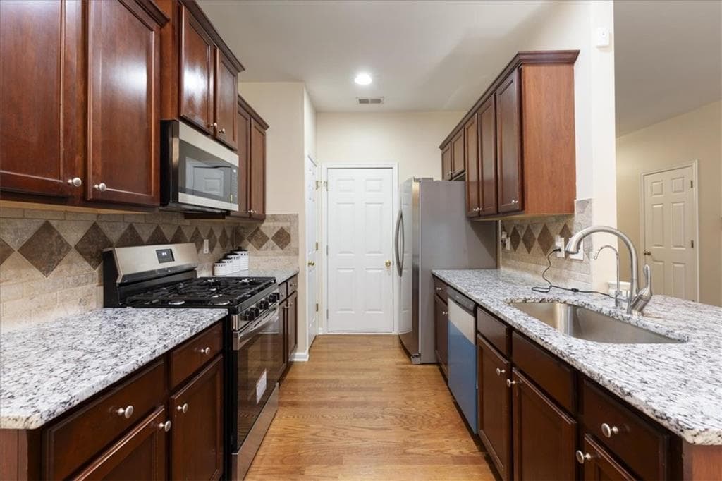 3 bedroom, 3 bathroom, 1,578 sq ft townhouse for sale at 3311 Thornbridge Drive, Powder Springs, GA 30127 — photo 10