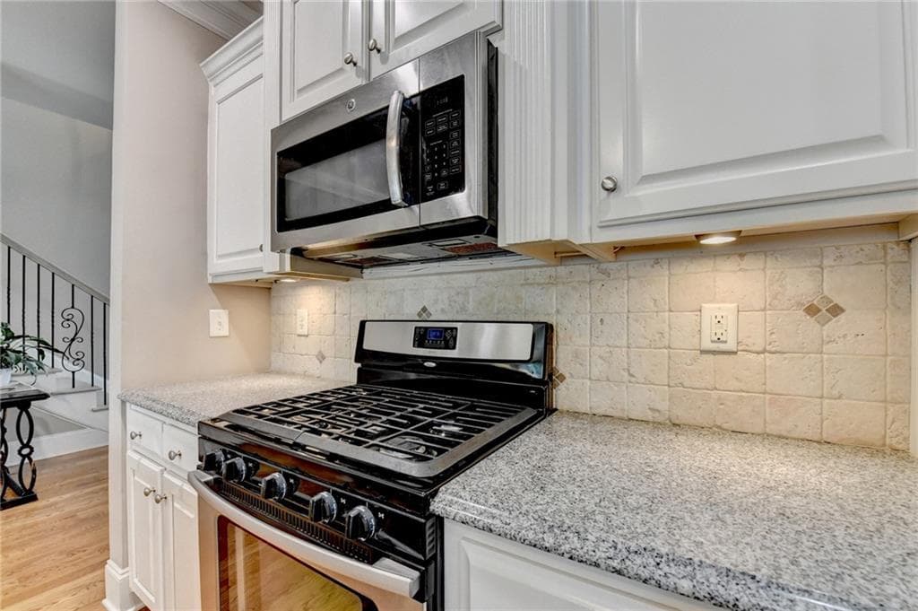 4 bedroom, 4 bathroom, 3,234 sq ft townhouse for sale at 5915 Vista Brook Drive, Suwanee, GA 30024 — photo 8