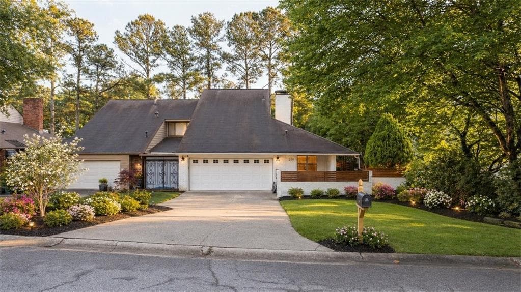 230 Halah Circle, Sandy Springs, GA 30328 — most recent listing photo