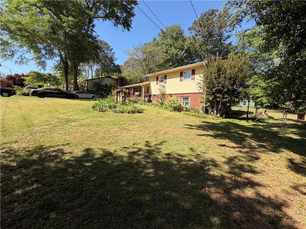 3 bedroom, 2 bathroom, 1,354 sq ft single family residence for sale at 232 Manning Drive, Alpharetta, GA 30009 — photo 3