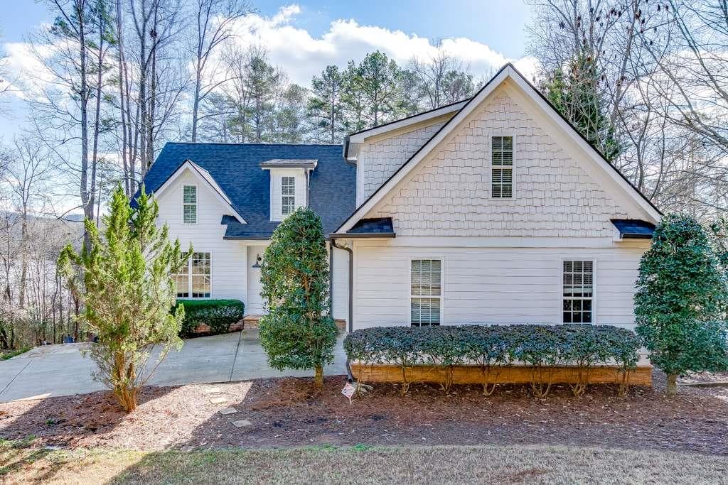 6 bedroom, 7 bathroom, 4,801 sq ft single family residence sold at 6932 Dee Lane, Murrayville, GA 30564