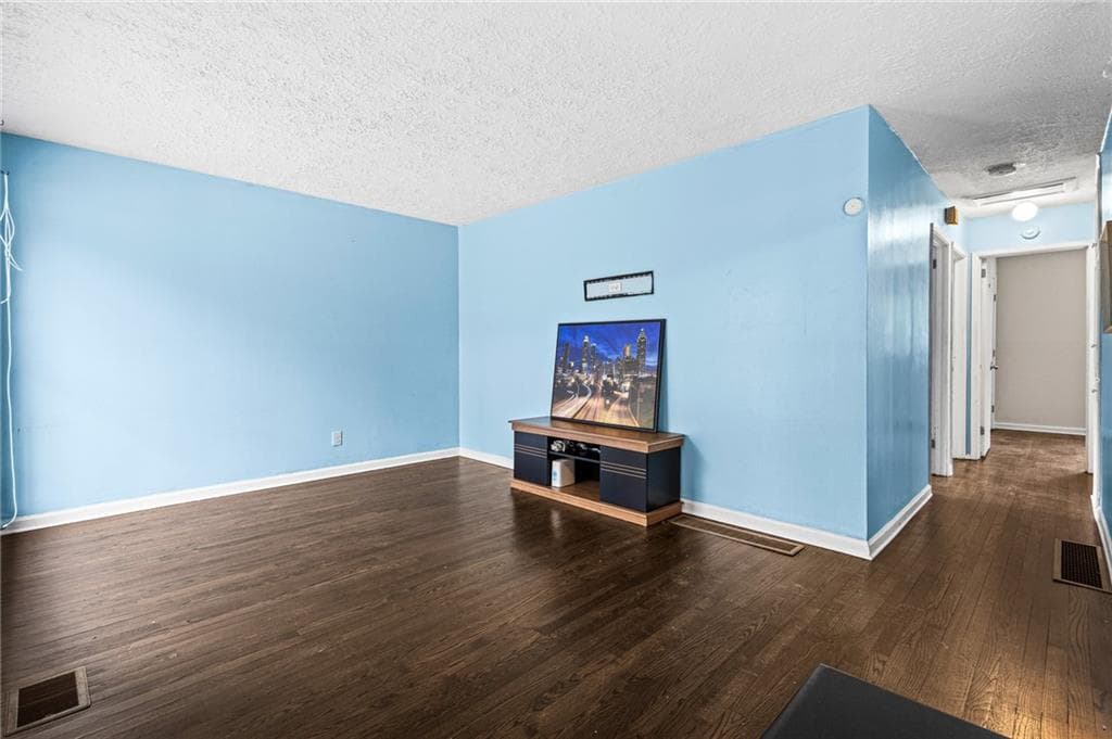 other under contract at 1993 Akron Drive, Atlanta, GA 30315 — photo 4