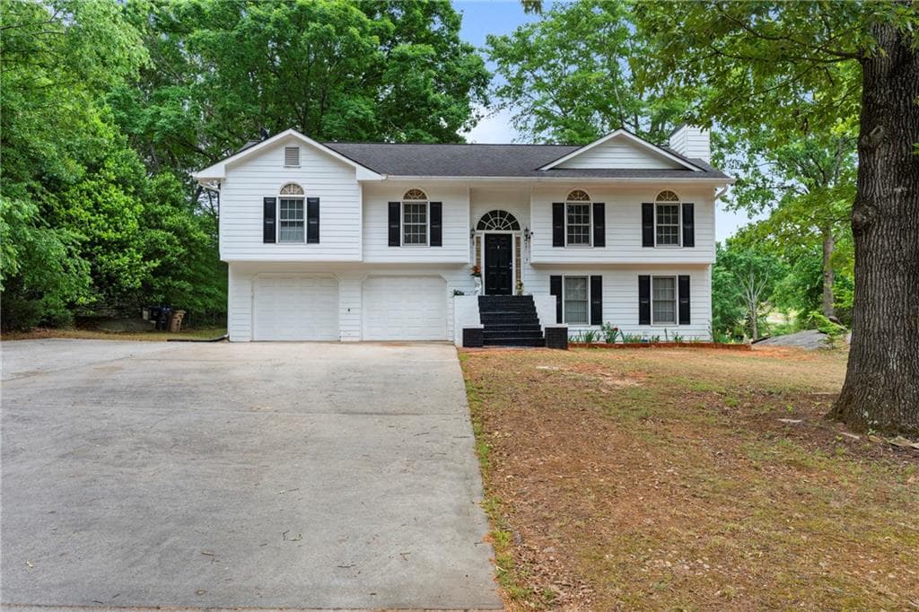 5 bedroom, 3 bathroom, 1,949 sq ft single family residence for sale at 143 Stoneview Drive, Hoschton, GA 30548
