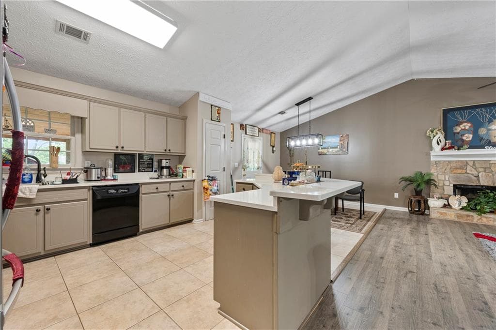 5 bedroom, 3 bathroom, 1,949 sq ft single family residence for sale at 143 Stoneview Drive, Hoschton, GA 30548 — photo 5