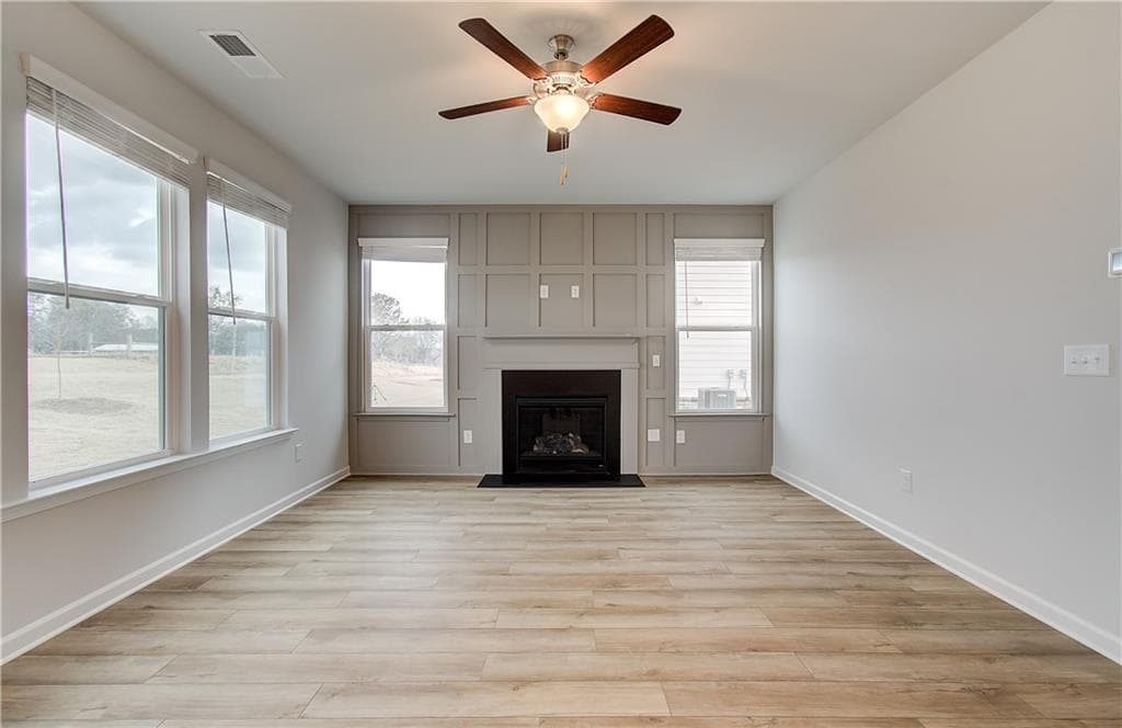 4 bedroom, 3 bathroom, 2,916 sq ft single family residence under contract at 295 Arnewood Circle, Mcdonough, GA 30253 — photo 8