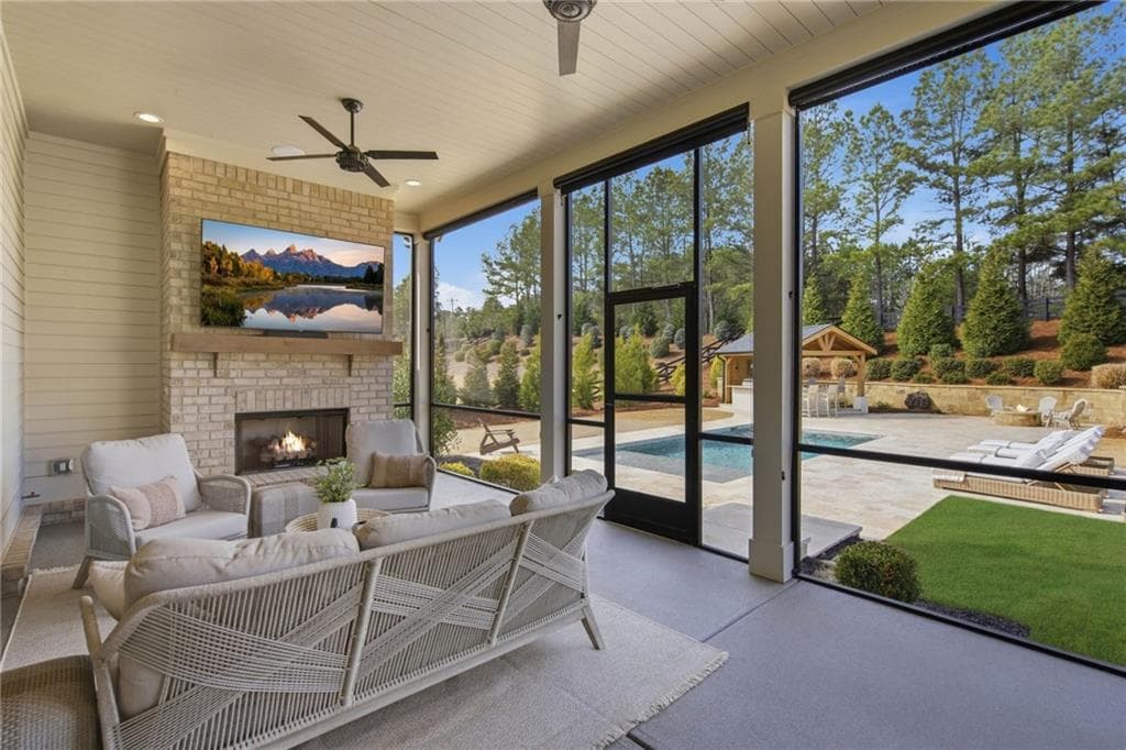 5 bedroom, 5 bathroom, 3,485 sq ft single family residence under contract at 4455 Palmetto Lane, Cumming, GA 30041 — photo 2