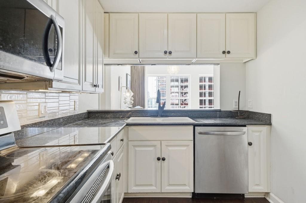 2 bedroom, 3 bathroom, 1,345 sq ft condominium for sale at 195 14th Street 1602, Atlanta, GA 30309 — photo 7