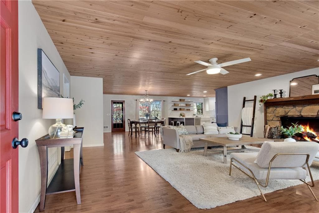 3 bedroom, 2 bathroom, 1,710 sq ft single family residence sold at 126 East Lake Drive, Roswell, GA 30075