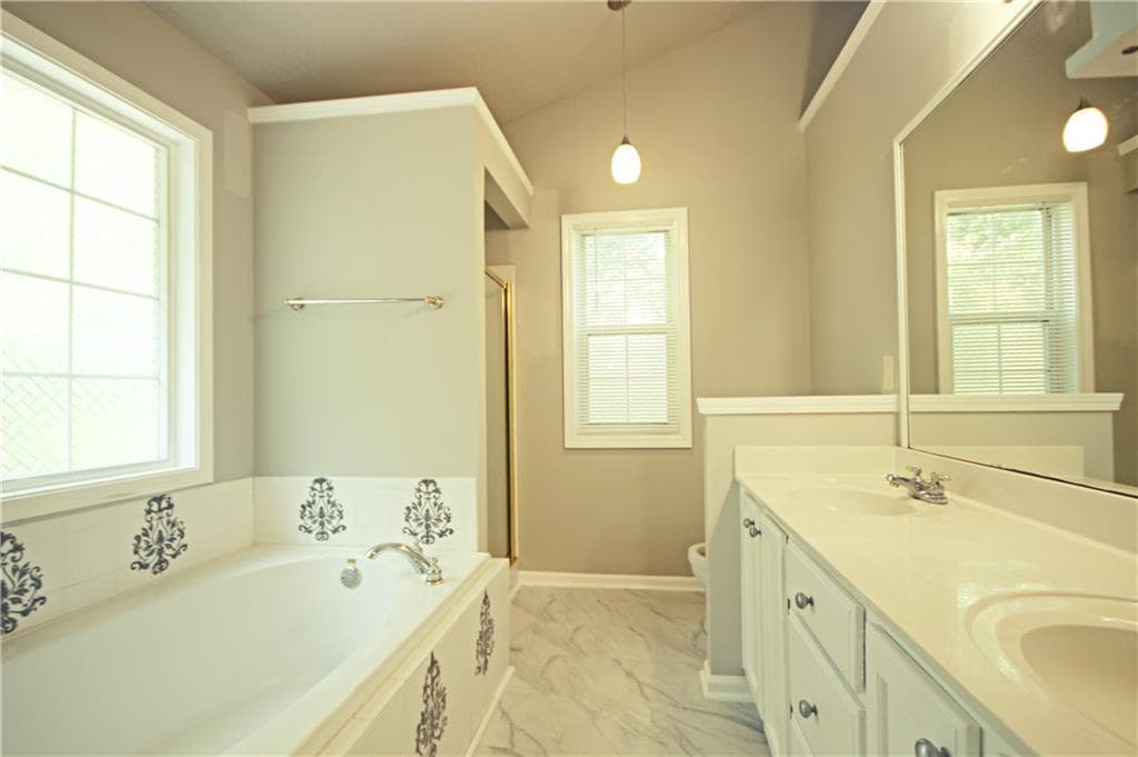 4 bedroom, 3 bathroom, 1,938 sq ft single family residence for sale at 1030 Soaring Drive, Marietta, GA 30062 — photo 5