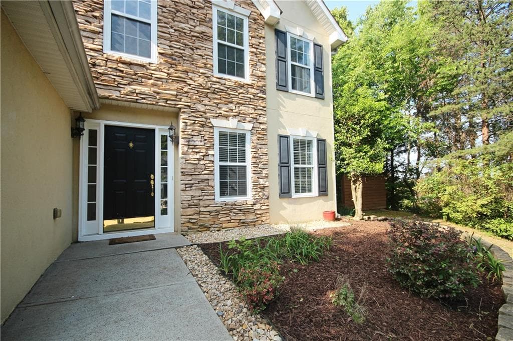 4 bedroom, 3 bathroom, 1,938 sq ft single family residence for sale at 1030 Soaring Drive, Marietta, GA 30062 — photo 6