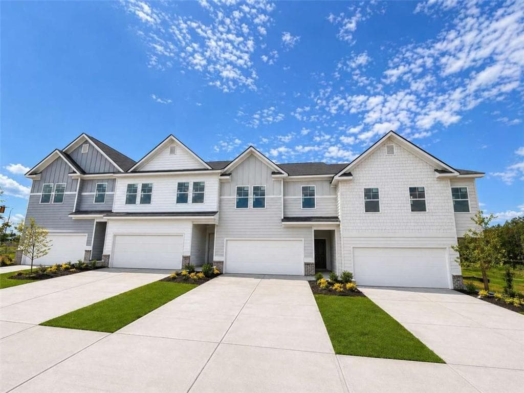 3 bedroom, 3 bathroom, 1,700 sq ft townhouse sold at 6400 Rosetta Drive 40, Atlanta, GA 30331