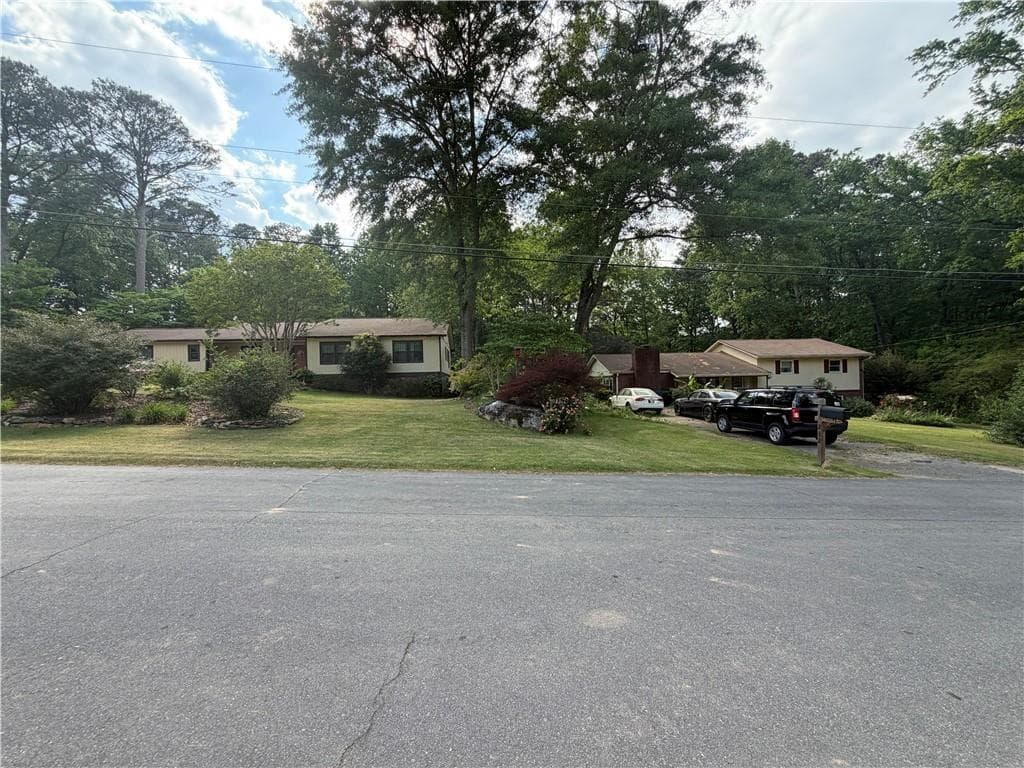 3 bedroom, 2 bathroom, 1,354 sq ft single family residence for sale at 232 Manning Drive, Alpharetta, GA 30009 — photo 10