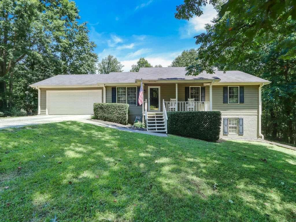 4 bedroom, 3 bathroom, 2,740 sq ft single family residence for sale at 5361 Hog Mountain Road, Flowery Branch, GA 30542 — photo 1 of 52