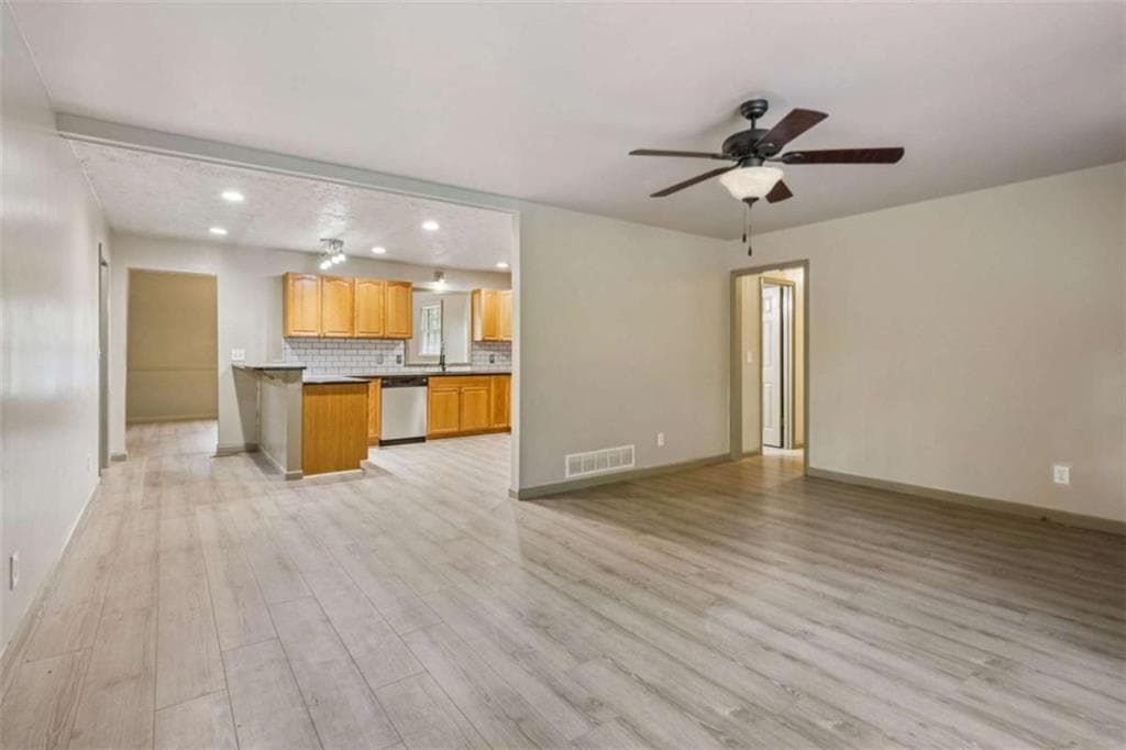 4 bedroom, 3 bathroom, 2,740 sq ft single family residence for sale at 5361 Hog Mountain Road, Flowery Branch, GA 30542 — photo 10