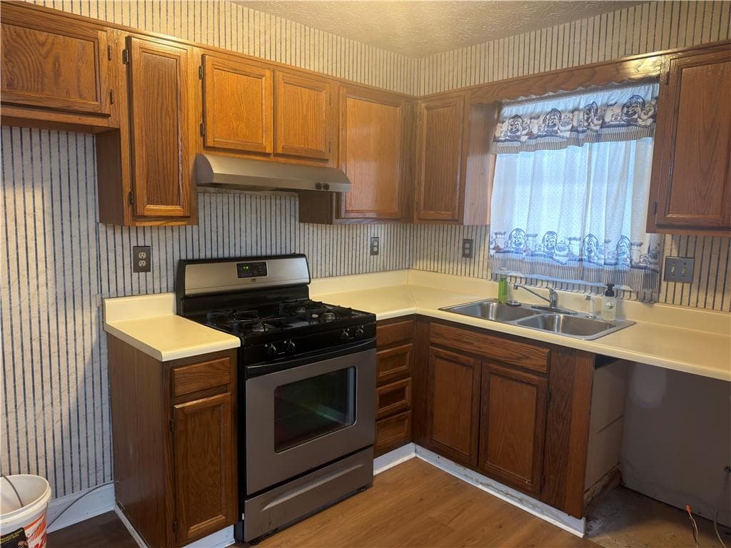 2 bedroom, 2 bathroom, 952 sq ft townhouse for sale at 2270 Wellington Circle, Lithonia, GA 30058 — photo 6