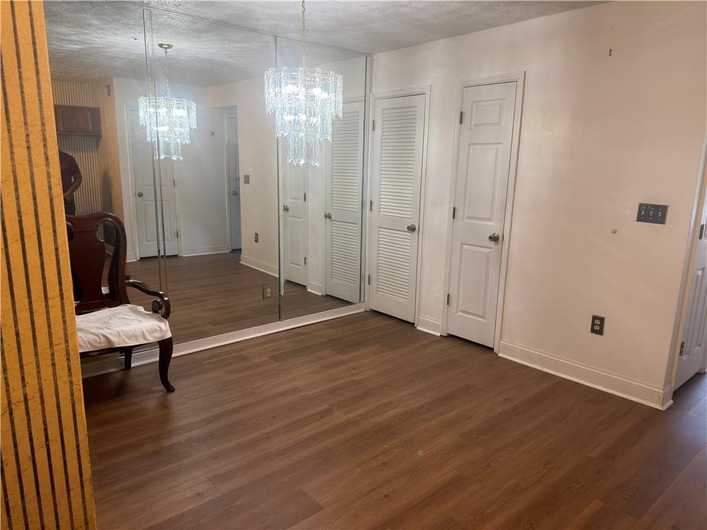 2 bedroom, 2 bathroom, 952 sq ft townhouse for sale at 2270 Wellington Circle, Lithonia, GA 30058 — photo 8