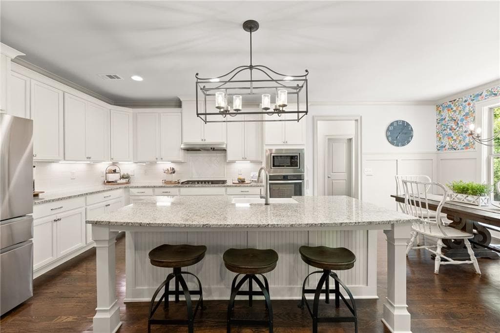 6 bedroom, 5 bathroom, 3,987 sq ft single family residence for sale at 1247 Sterling Lake Drive, Jefferson, GA 30549 — photo 6