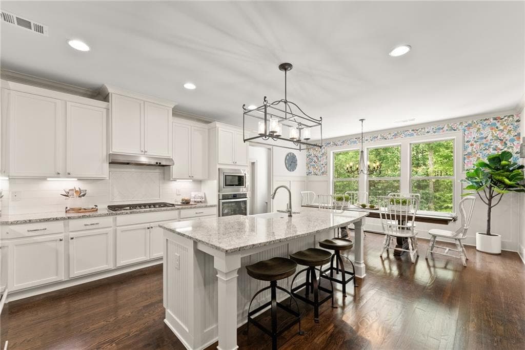 6 bedroom, 5 bathroom, 3,987 sq ft single family residence for sale at 1247 Sterling Lake Drive, Jefferson, GA 30549 — photo 7