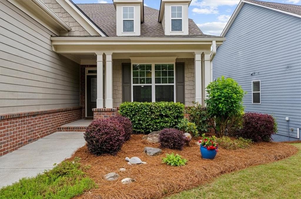3 bedroom, 3 bathroom, 3,666 sq ft single family residence for sale at 3667 Majestic Oak Drive, Gainesville, GA 30504 — photo 2