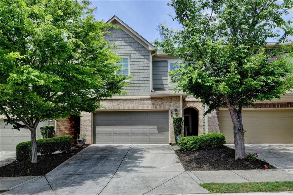 3 bedroom, 3 bathroom, 2,068 sq ft townhouse sold at 2162 Crestridge Trail, Atlanta, GA 30329