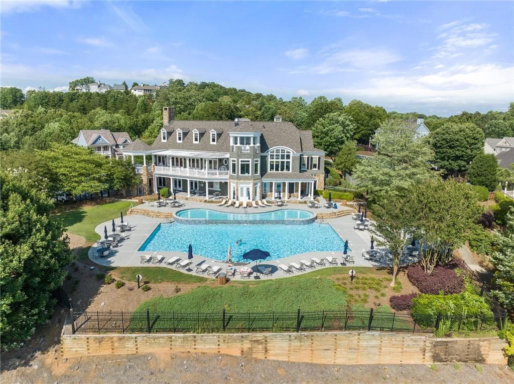 5 bedroom, 5 bathroom, 4,580 sq ft single family residence for sale at 3522 Maritime Glen, Gainesville, GA 30506 — photo 4