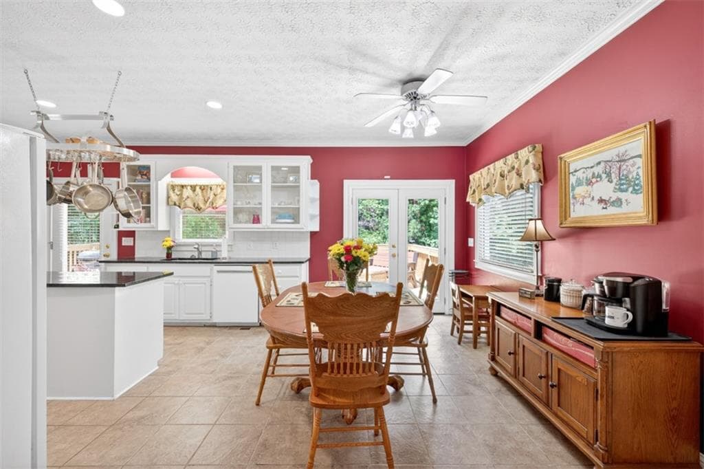 4 bedroom, 3 bathroom, 2,820 sq ft single family residence for sale at 6 Adella Lane, Jefferson, GA 30549 — photo 5