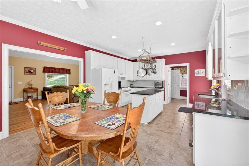 4 bedroom, 3 bathroom, 2,820 sq ft single family residence for sale at 6 Adella Lane, Jefferson, GA 30549 — photo 7