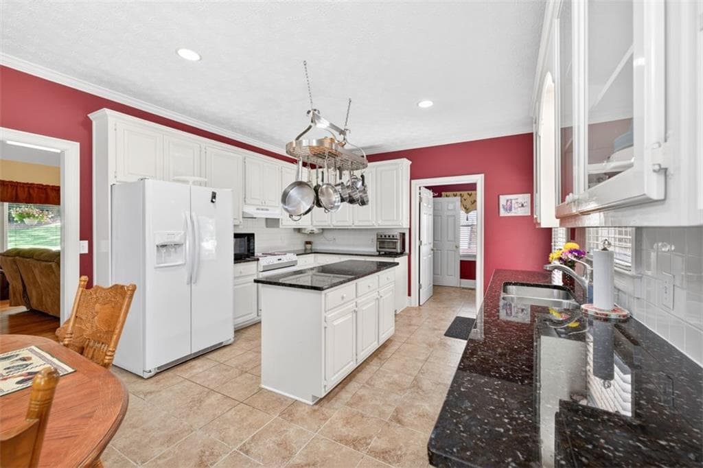 4 bedroom, 3 bathroom, 2,820 sq ft single family residence for sale at 6 Adella Lane, Jefferson, GA 30549 — photo 8