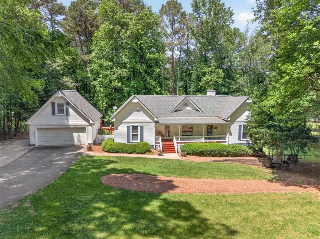 4 bedroom, 3 bathroom, 2,820 sq ft home for sale at 6 Adella Lane, Jefferson, GA