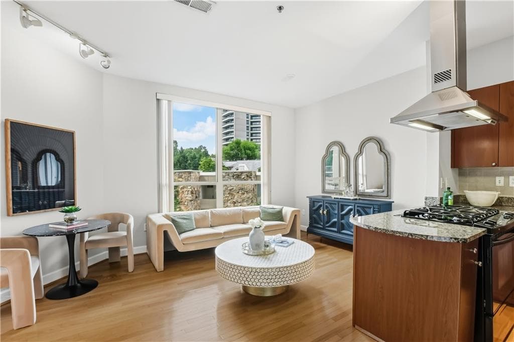 1 bedroom, 1 bathroom, 652 sq ft condominium for sale at 2626 Peachtree Road 606, Atlanta, GA 30305