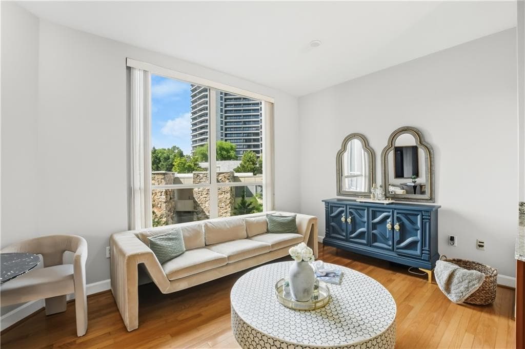 1 bedroom, 1 bathroom, 652 sq ft condominium for sale at 2626 Peachtree Road 606, Atlanta, GA 30305 — photo 5