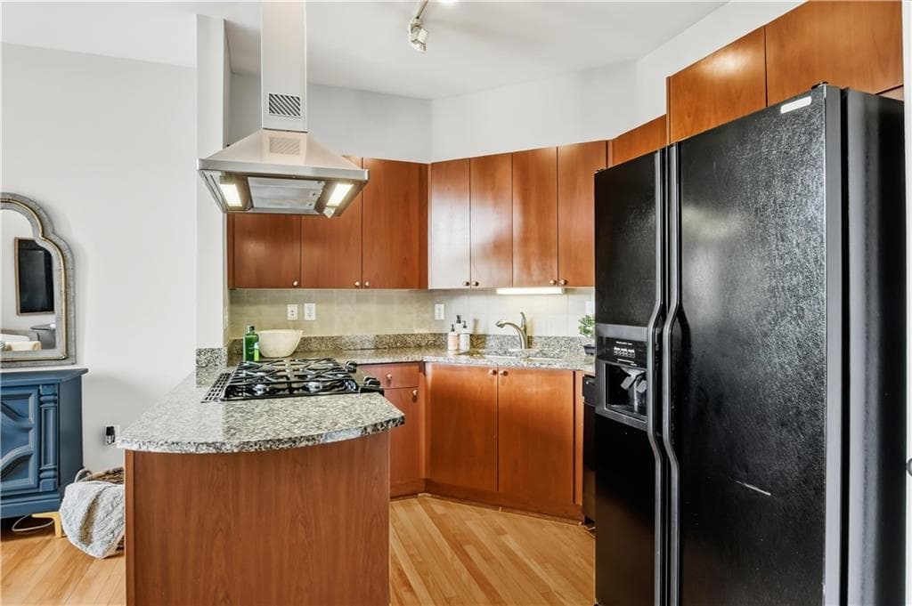 1 bedroom, 1 bathroom, 652 sq ft condominium for sale at 2626 Peachtree Road 606, Atlanta, GA 30305 — photo 6